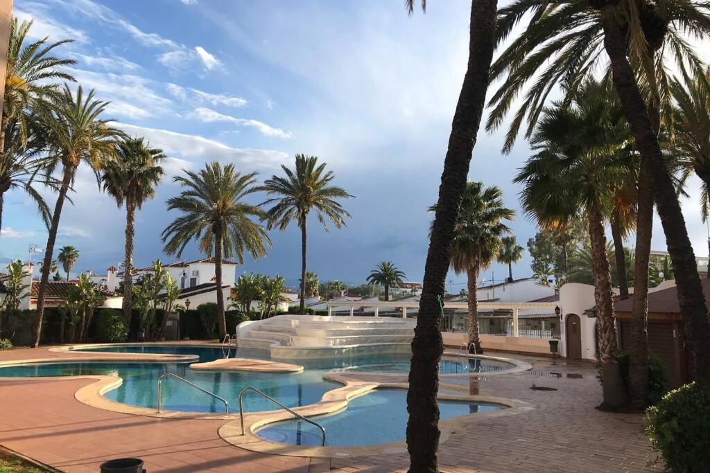 Estudio En Denia Con Piscina Y Wifi Privada, A 100 M Del Mar 외부 사진